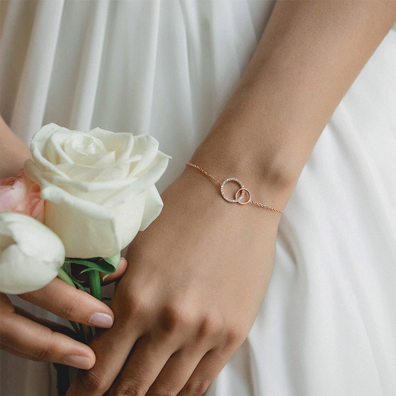 Grandmother & Granddaughter A Bond Like No Other Linked Circle Bracelet