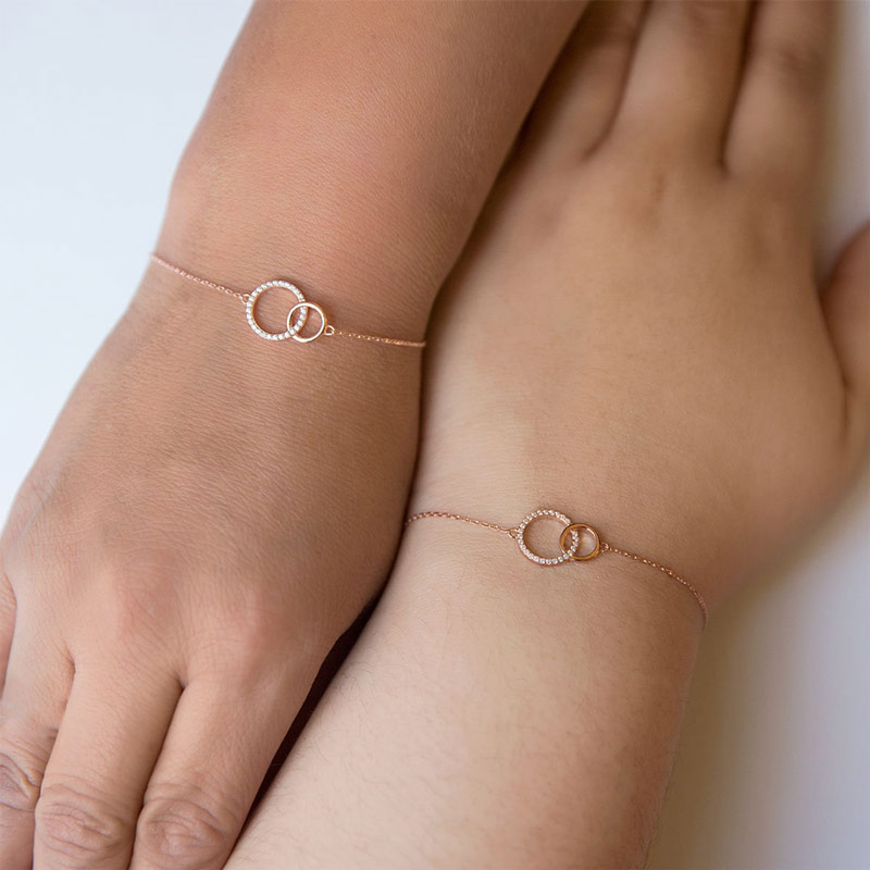 Grandmother & Granddaughter A Bond Like No Other Linked Circle Bracelet