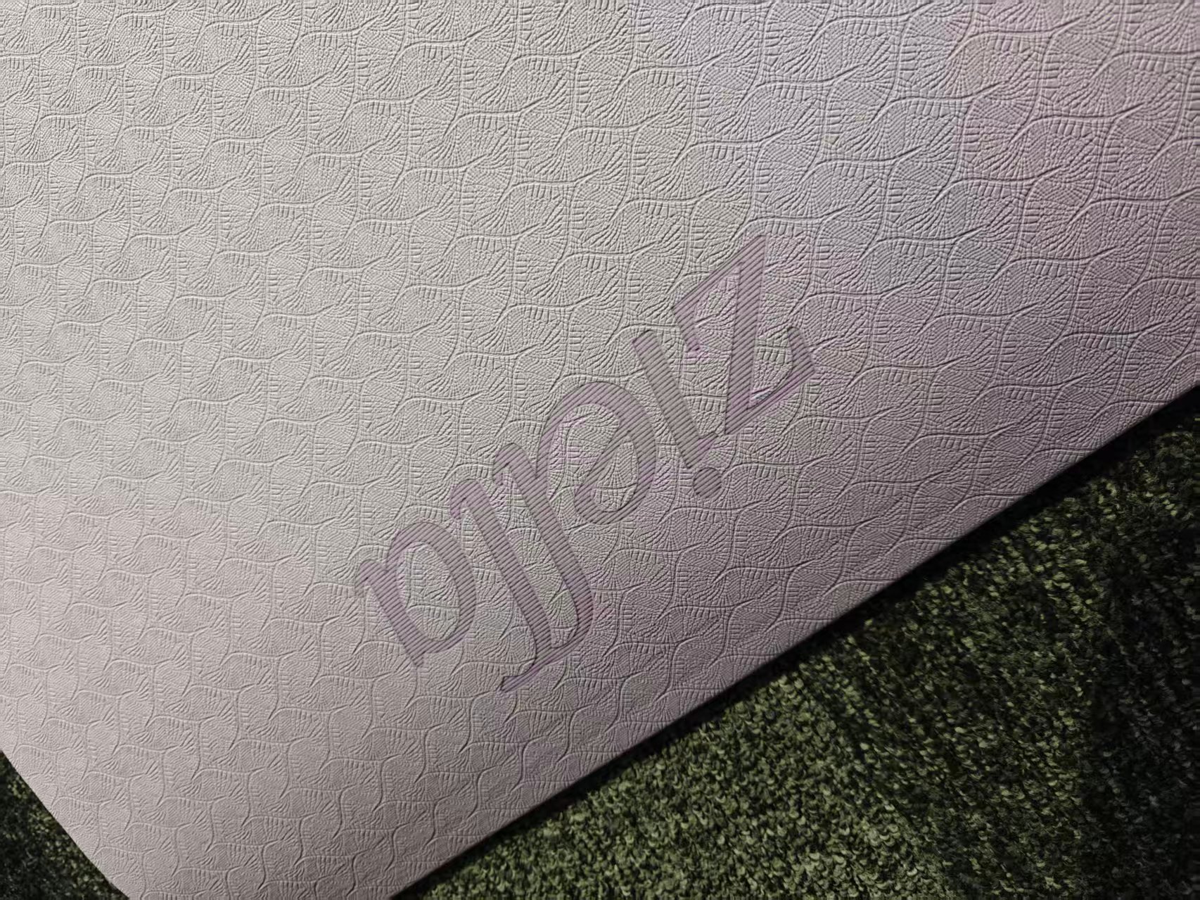 Ziella Yoga Mat in Purple