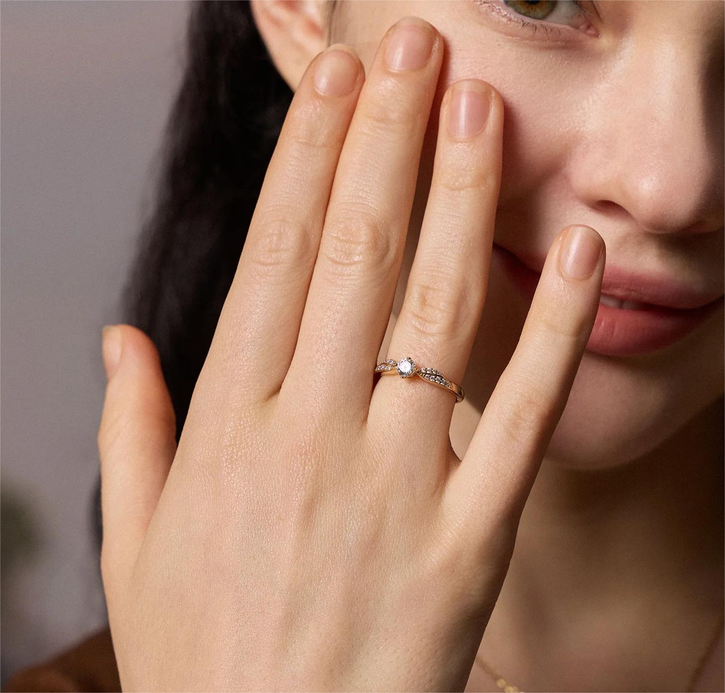 Eternal Twist Diamond Ring