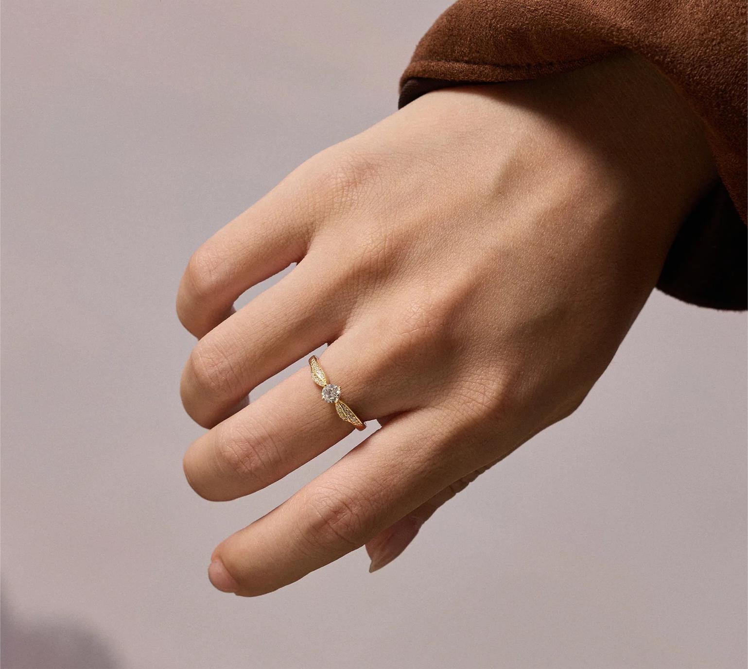 Eternal Twist Diamond Ring