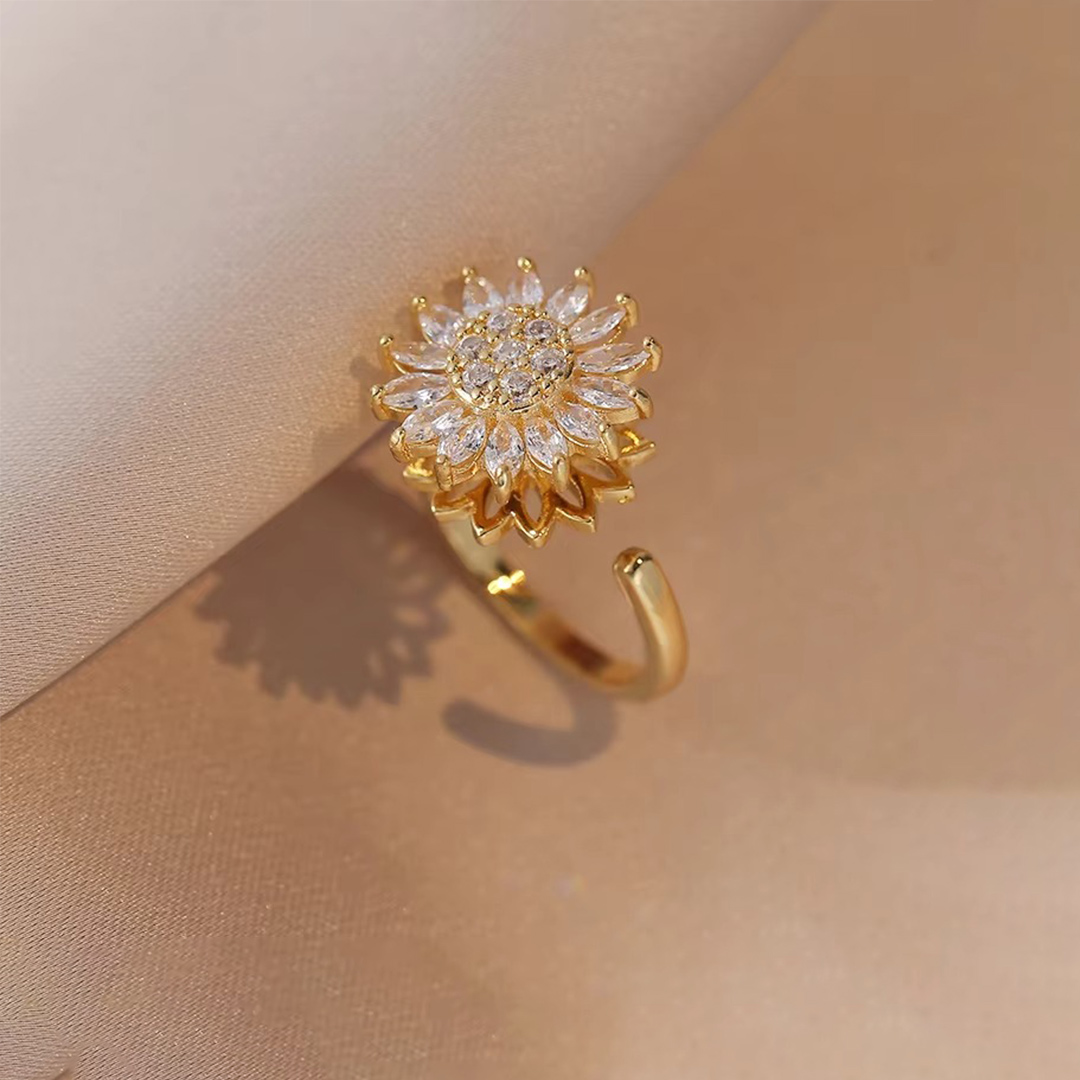 A Adjustable Sunflower Spinner Fidget Ring