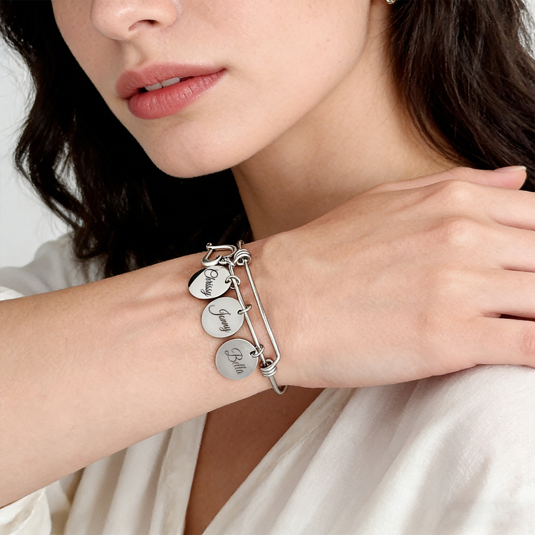 Keep children close to your heart Custom Engraved Name Heart Bangle Bracelet