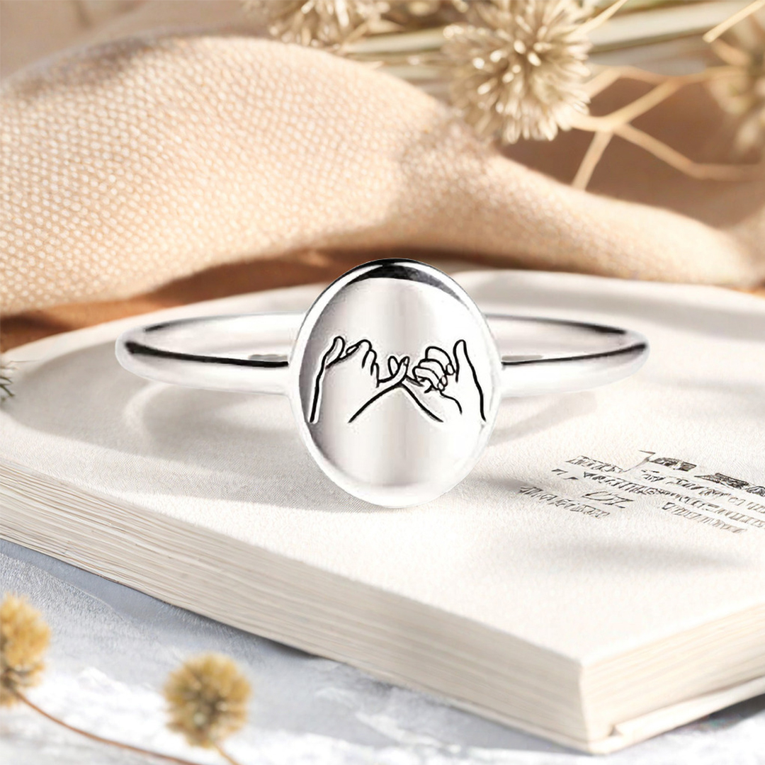 For Friend -Best Bitches Holding Hands Ring