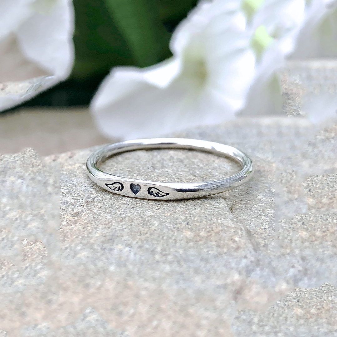 For Memorial - Hug From Heaven Heart With Wings Thin Ring