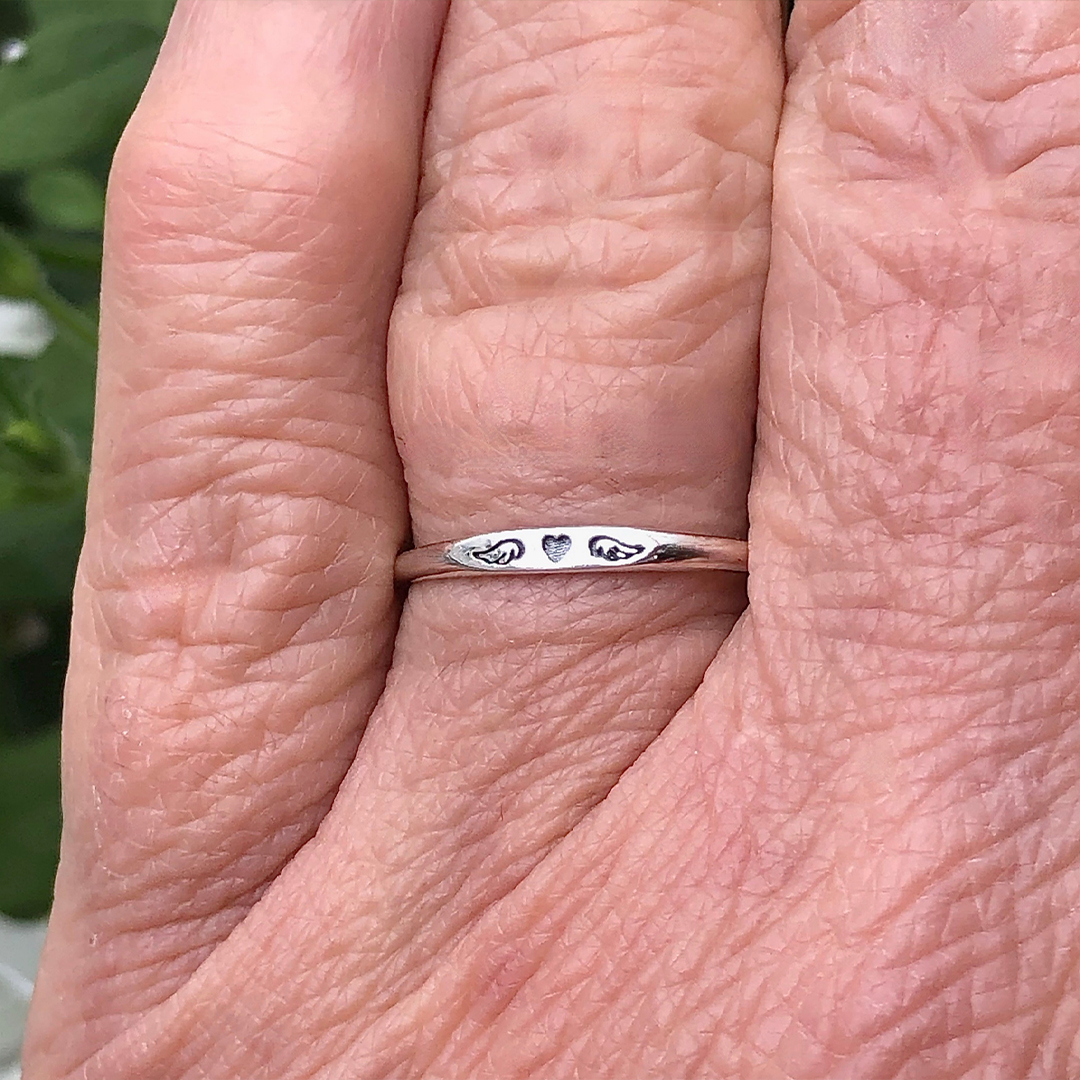 For Memorial - Hug From Heaven Heart With Wings Thin Ring