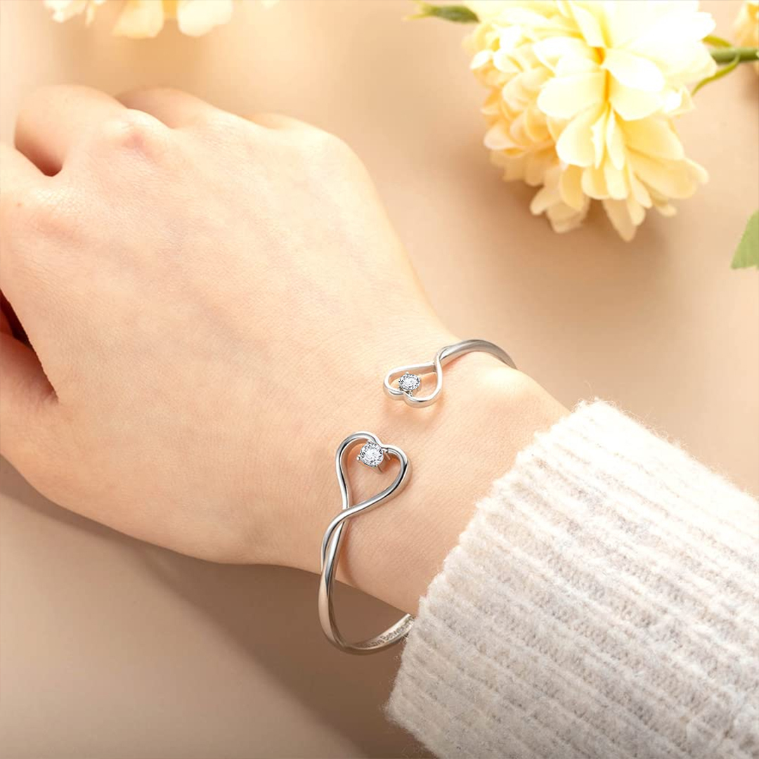 For Granddaughter - Grandmother & Granddaughter Always Keep Me In Your Heart Hearts Bracelet