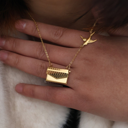Customized Message Swallow Envelope Necklace