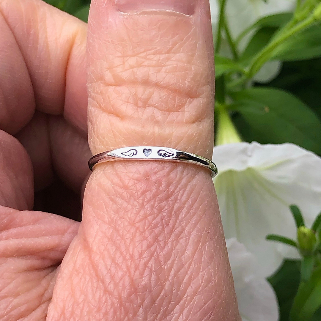 For Memorial - Hug From Heaven Heart With Wings Thin Ring