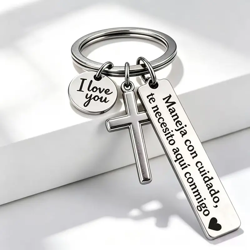 Maneja Con Cuidado Te Necesito Aquí Conmigo Keychain