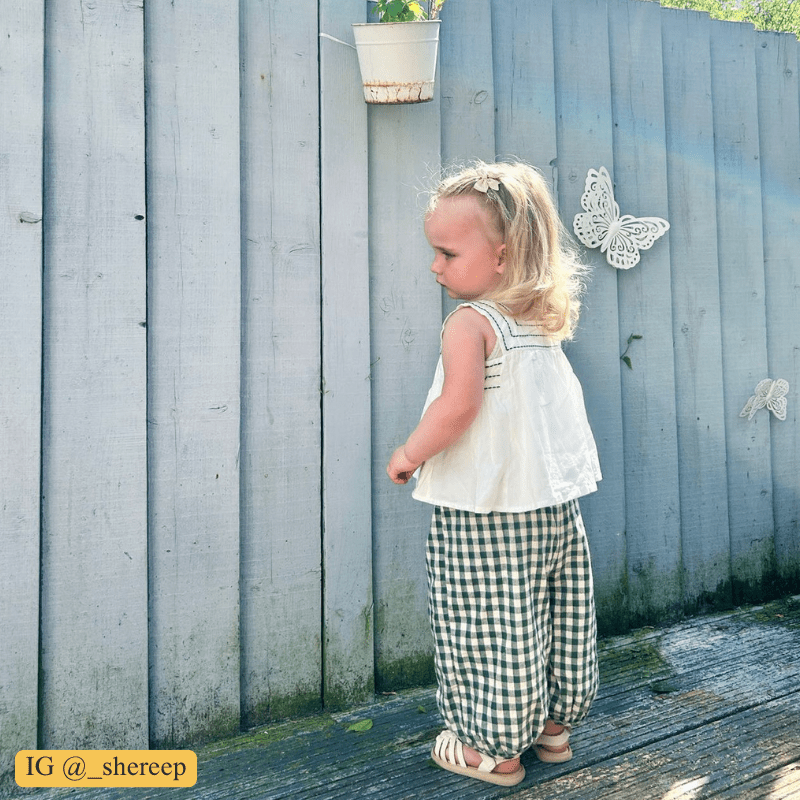 Toddler 2-Piece Sleeveless Simple Plaid Set - image 2