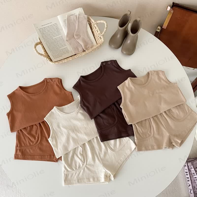 Baby Solid Color Tank and Pocket Shorts Set - image 1