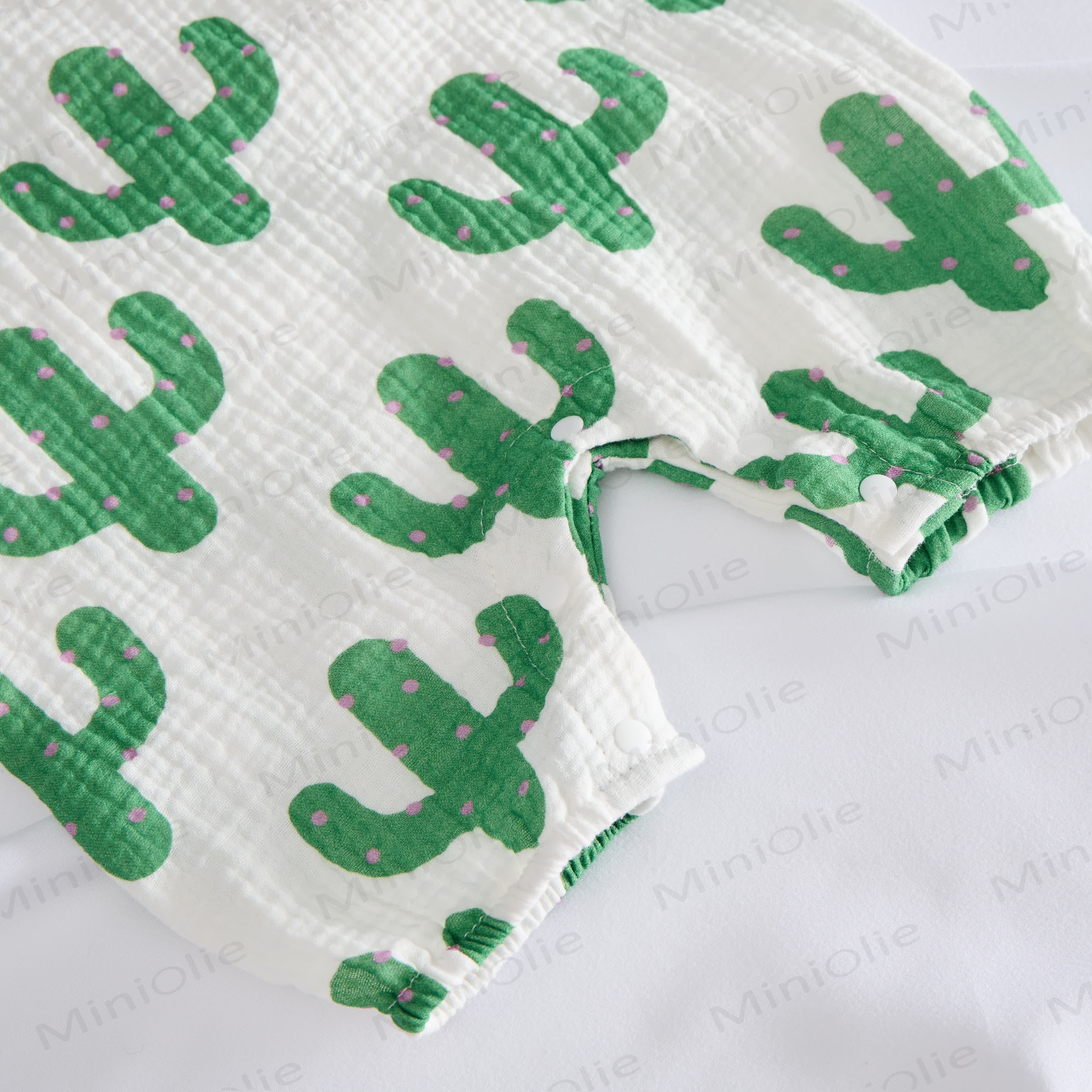 Baby Cactus Printed White Romper with Hat - image 4