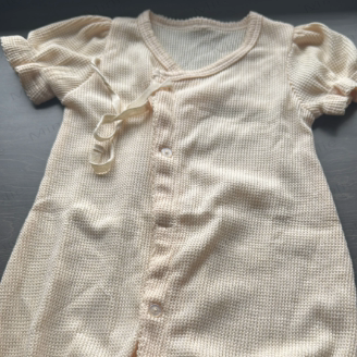 Baby Girls Cotton Bow Solid Color Puff Sleeves Bubble Legs Romper - image 4