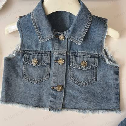 Toddler Girl Denim Vest and Pleated Skirt 2-piece Set - image 3