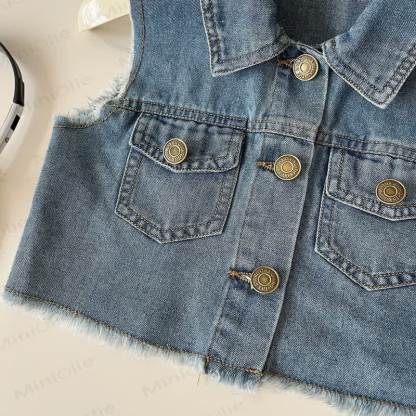 Toddler Girl Denim Vest and Pleated Skirt 2-piece Set - image 4