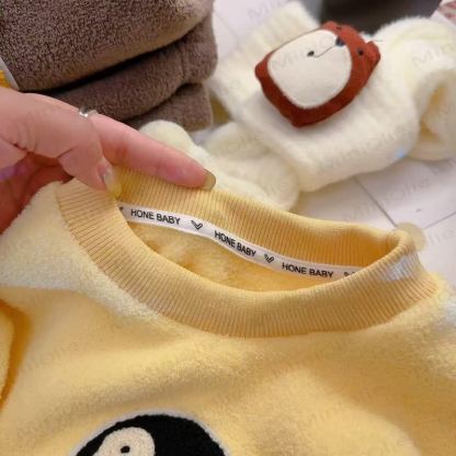 Toddler Cartoon Patch Plush Fleece 2-piece Lounge Set - image 4