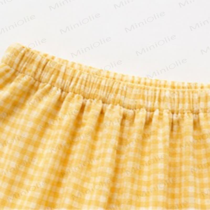 Toddler Girl Beige Sleeveless Top and Gingham Pants 2-piece Set - image 7