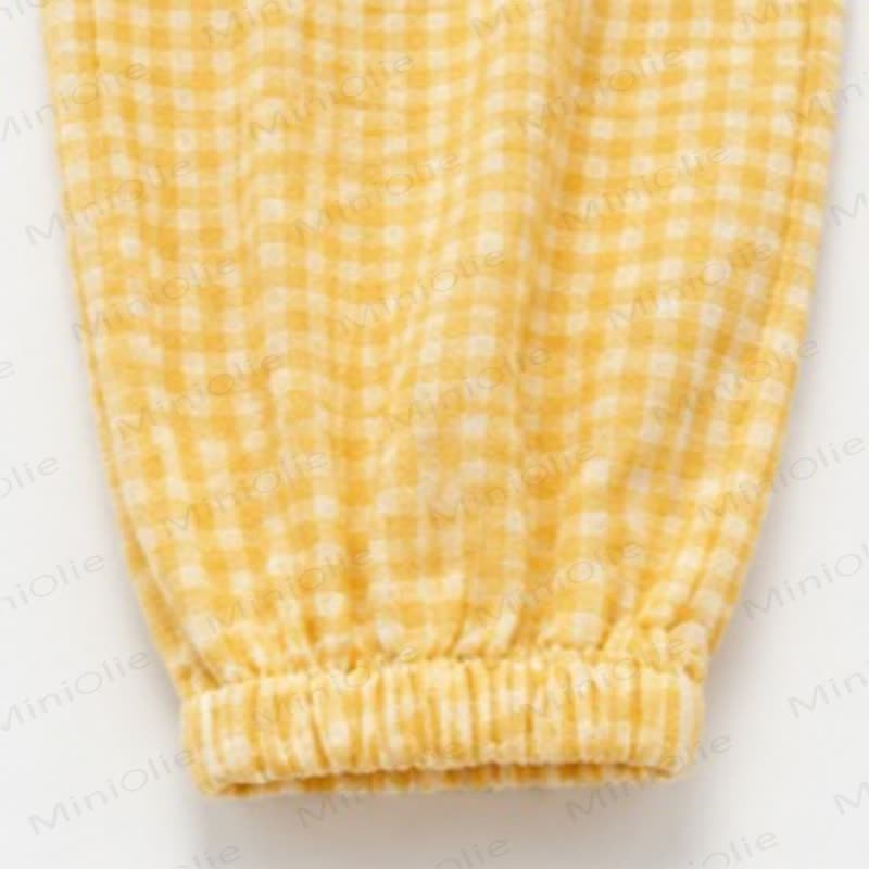 Toddler Girl Beige Sleeveless Top and Gingham Pants 2-piece Set - image 8