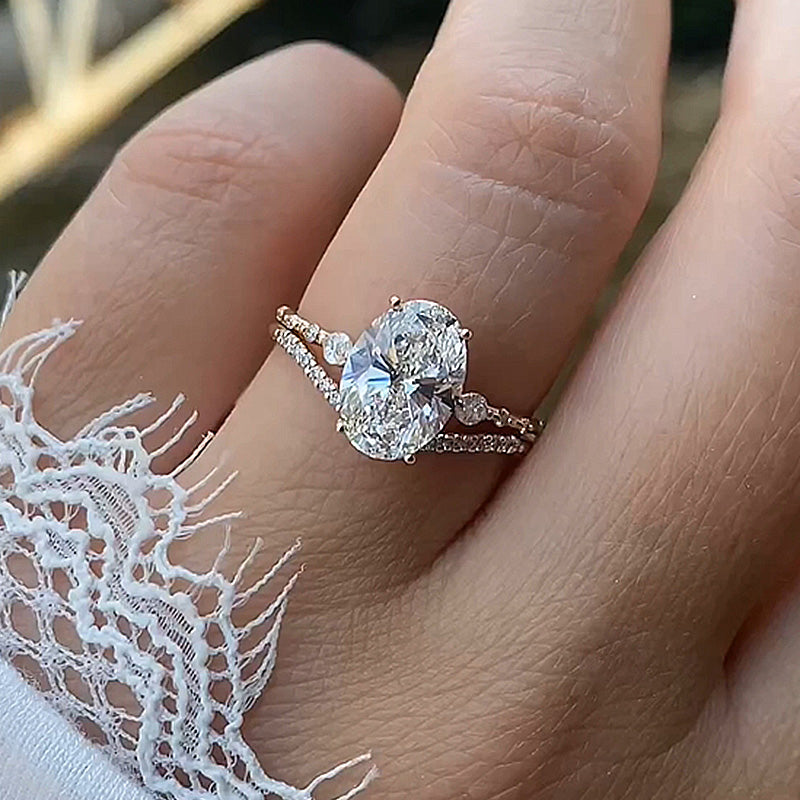 11 Elegant Engagement Rings That Stand Out From The Crowd (2024) | Vintage Diamond  Ring