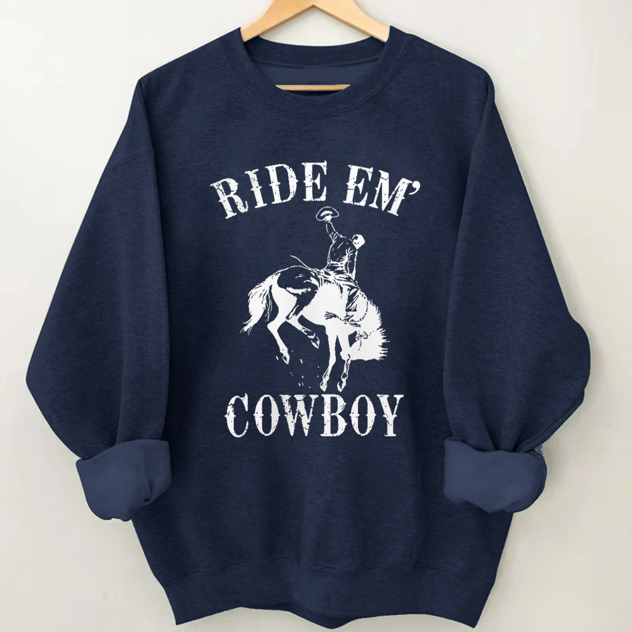 Cowboys taming wild horses EM' Sweatshirt