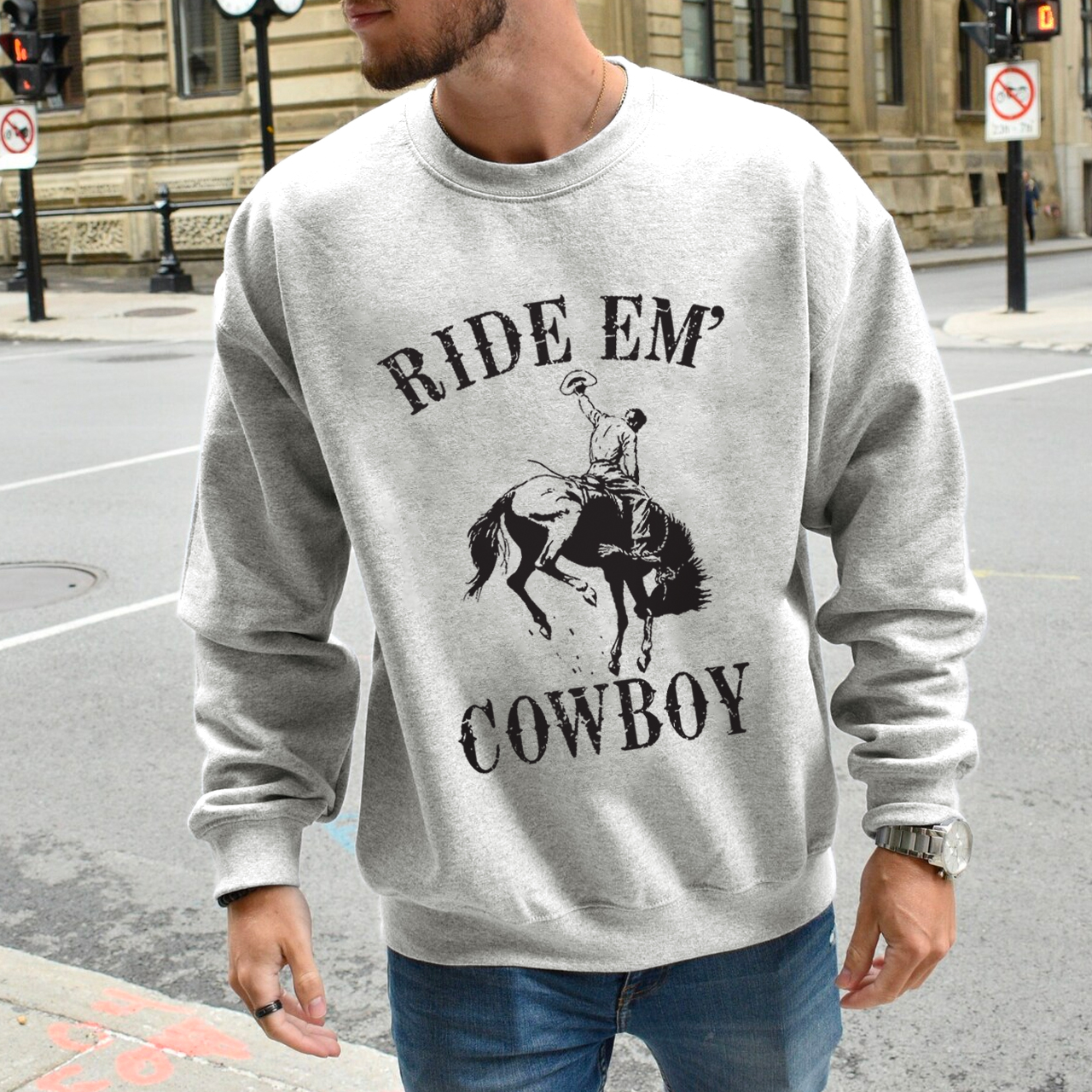 Cowboys taming wild horses EM' Sweatshirt