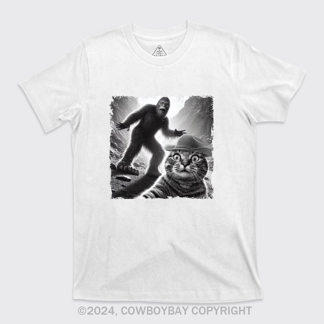 Scared Cat Selfie With Bigfoot Retro 90s T-Shirts
