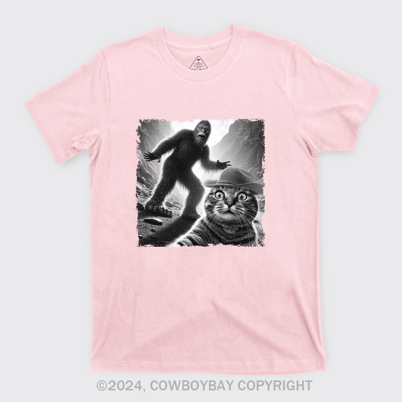 Scared Cat Selfie With Bigfoot Retro 90s T-Shirts