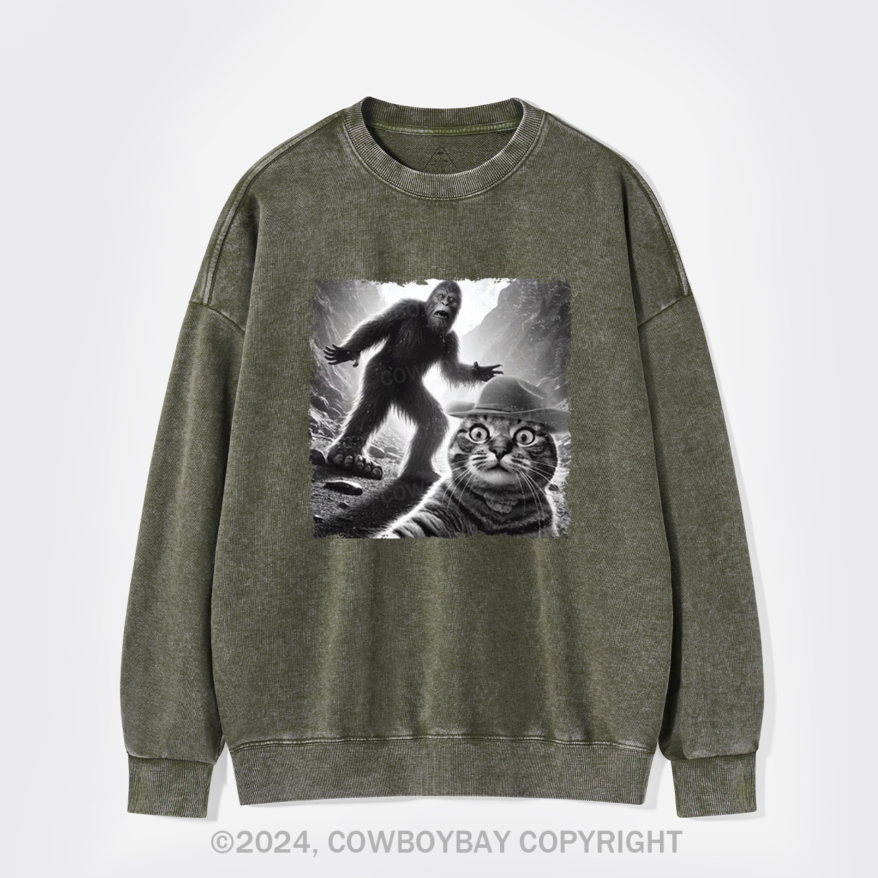 Scared Cat Selfie With Bigfoot Retro 90s Washed Sweatshirts