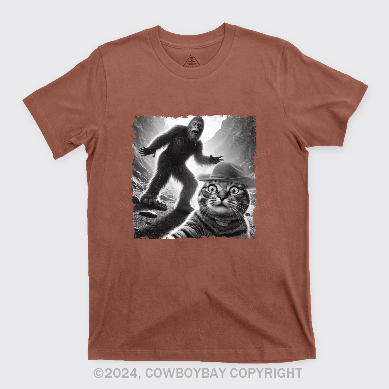 Scared Cat Selfie With Bigfoot Retro 90s T-Shirts