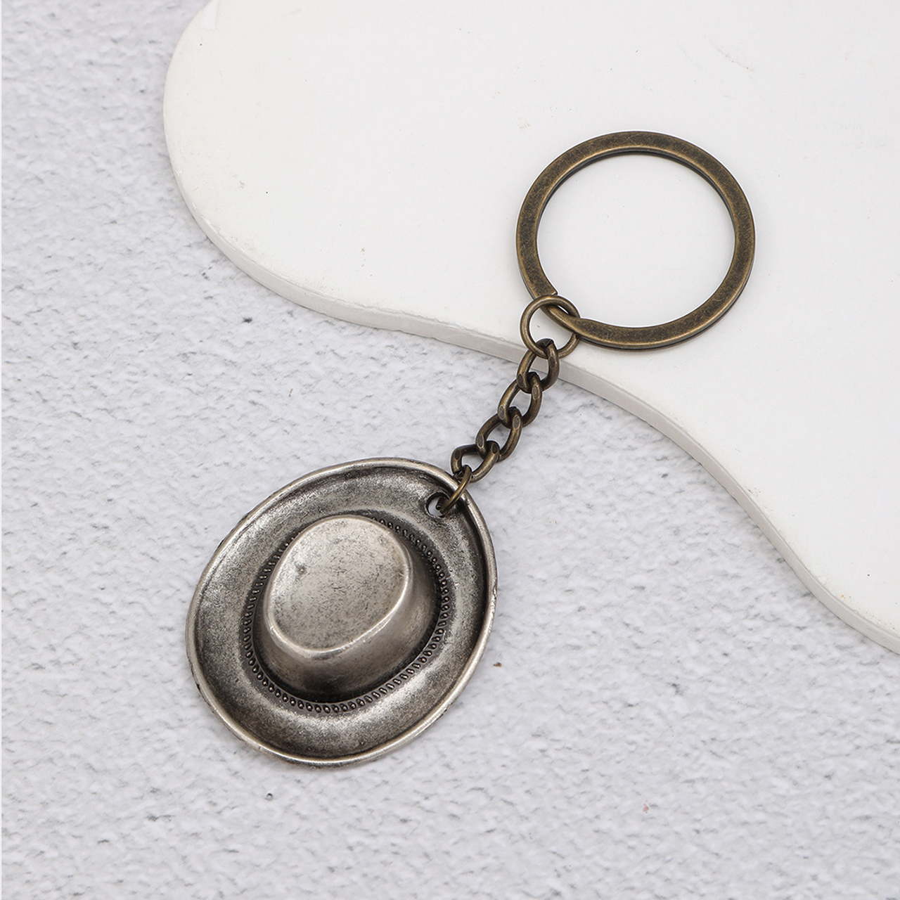 Retro Western Cowboy Hat Pendant Car Pendant Keychain