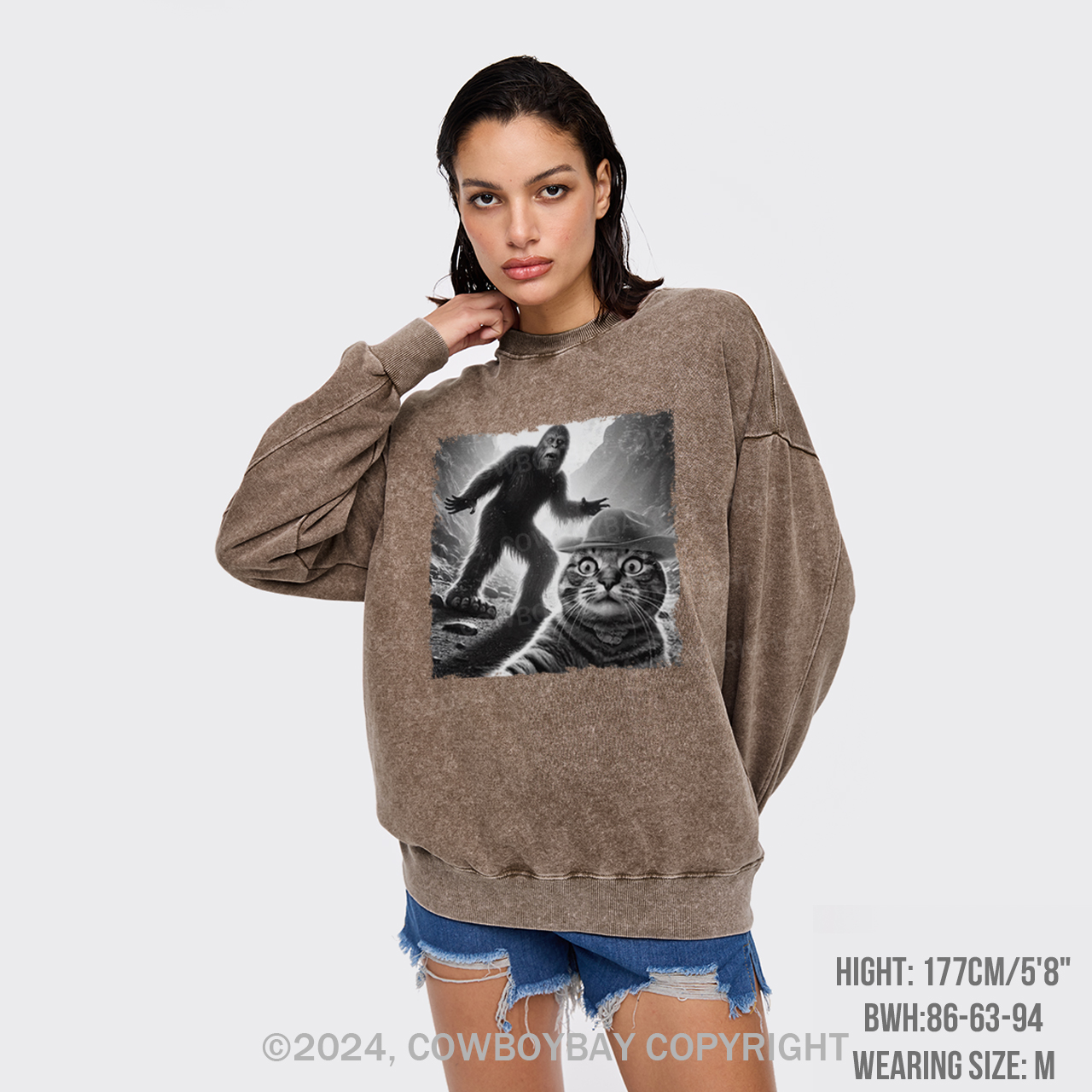 Scared Cat Selfie With Bigfoot Retro 90s Washed Sweatshirts