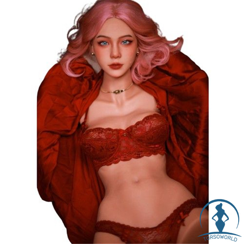 Klara: D-Cup homemade masturbator