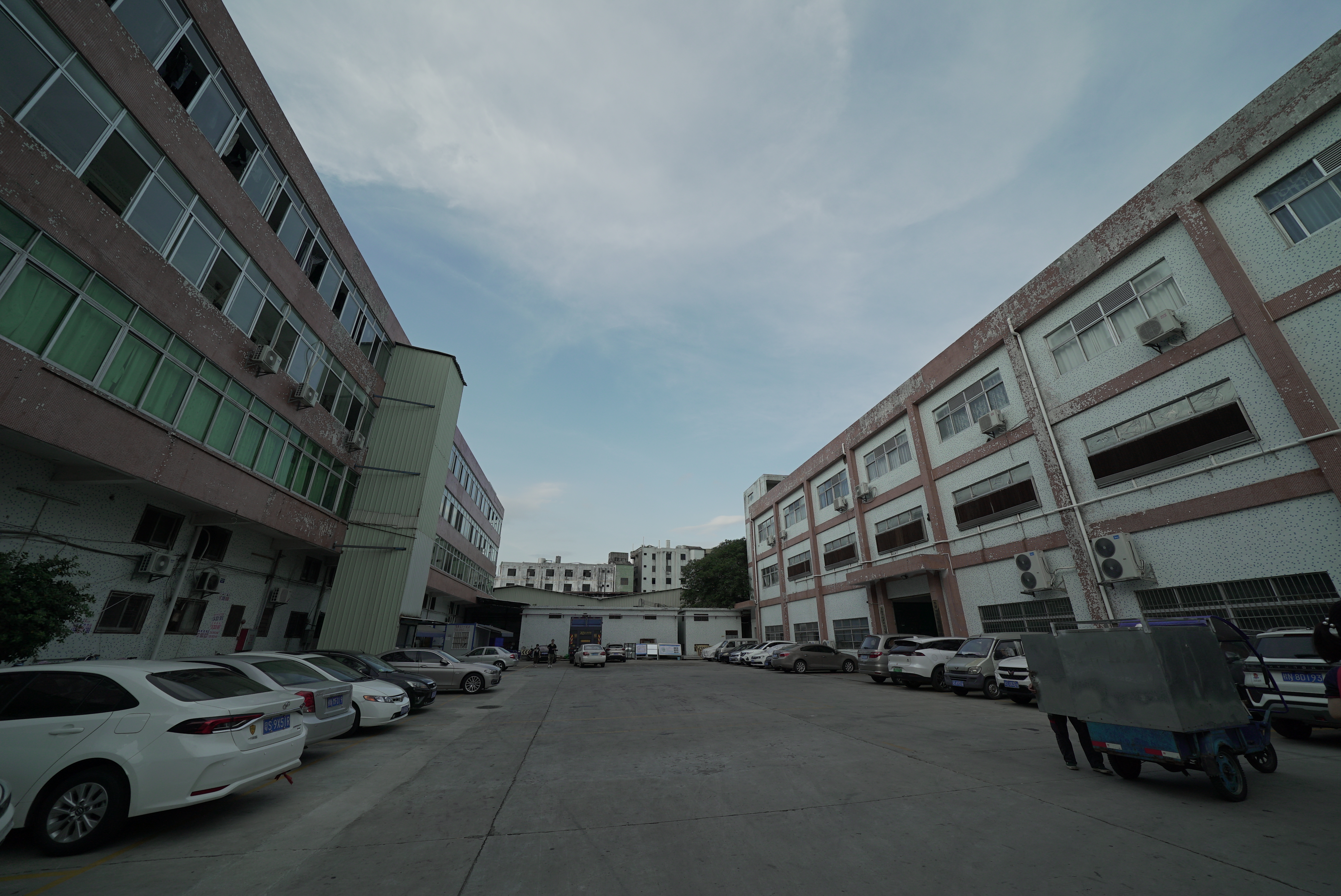 sbart the clothing manufacturing supplier