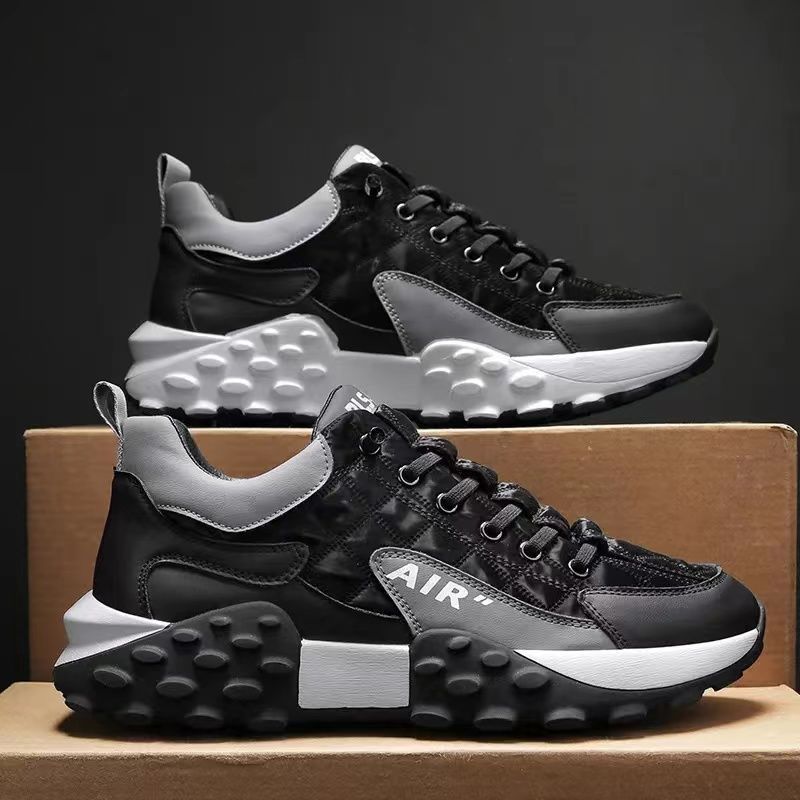 Sports shoes with high-elastic cushioning