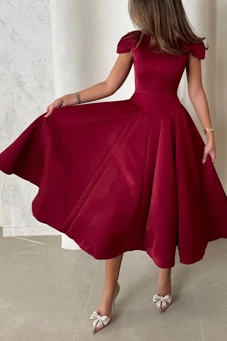Vestido de menina com decote em V e cintura evasé