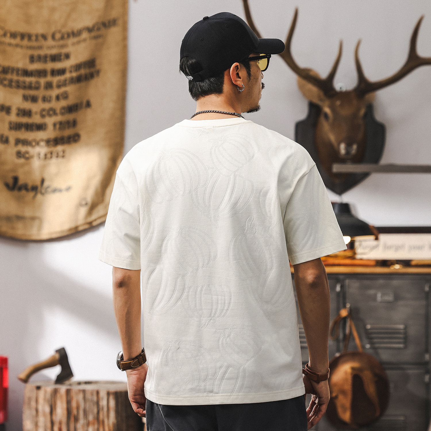 美式復古高級感提花滿印杏色短袖男款夏季潮牌T恤寬鬆半袖上衣男T