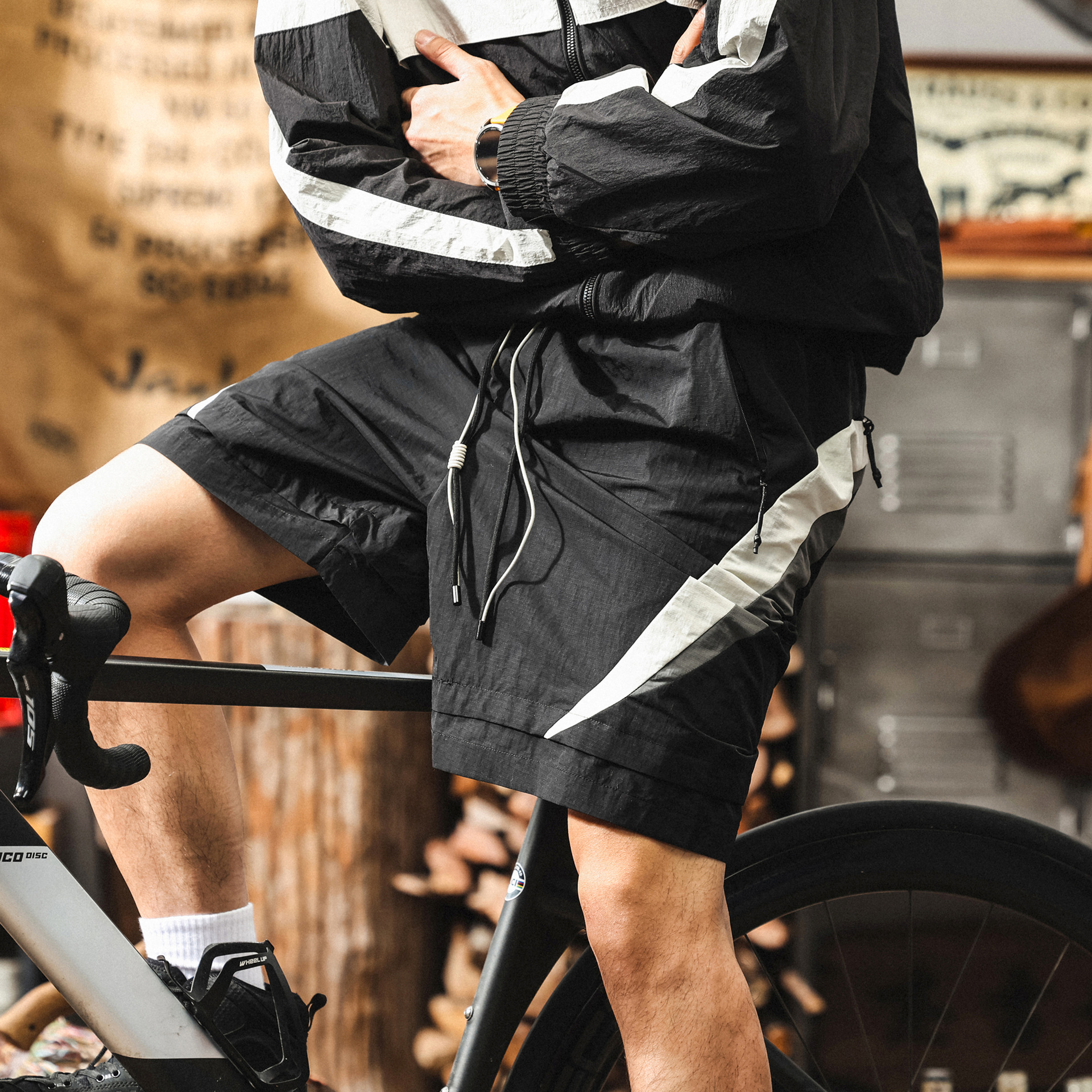 冰絲涼感運動短褲男款夏季潮牌戶外騎行速幹中褲寬鬆薄款五分褲男