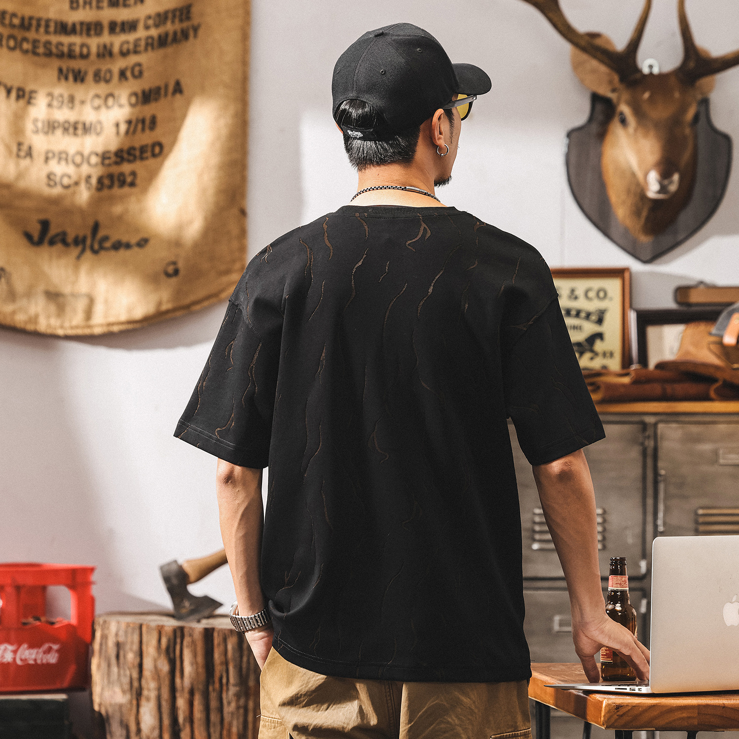 夏季新款激光燒花潮流T恤男士短袖潮牌體恤男裝寬鬆大碼休閒上衣T