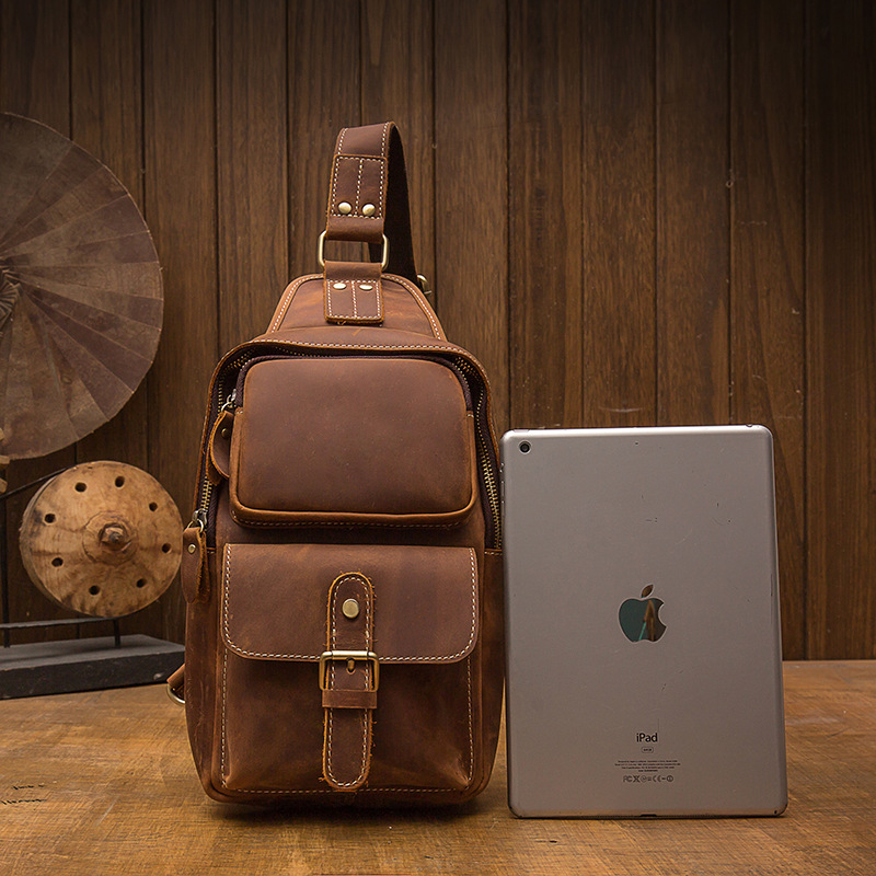 手工瘋馬皮男士胸包潮牌頭層牛皮單肩斜挎包真皮復古休閒戶外男包