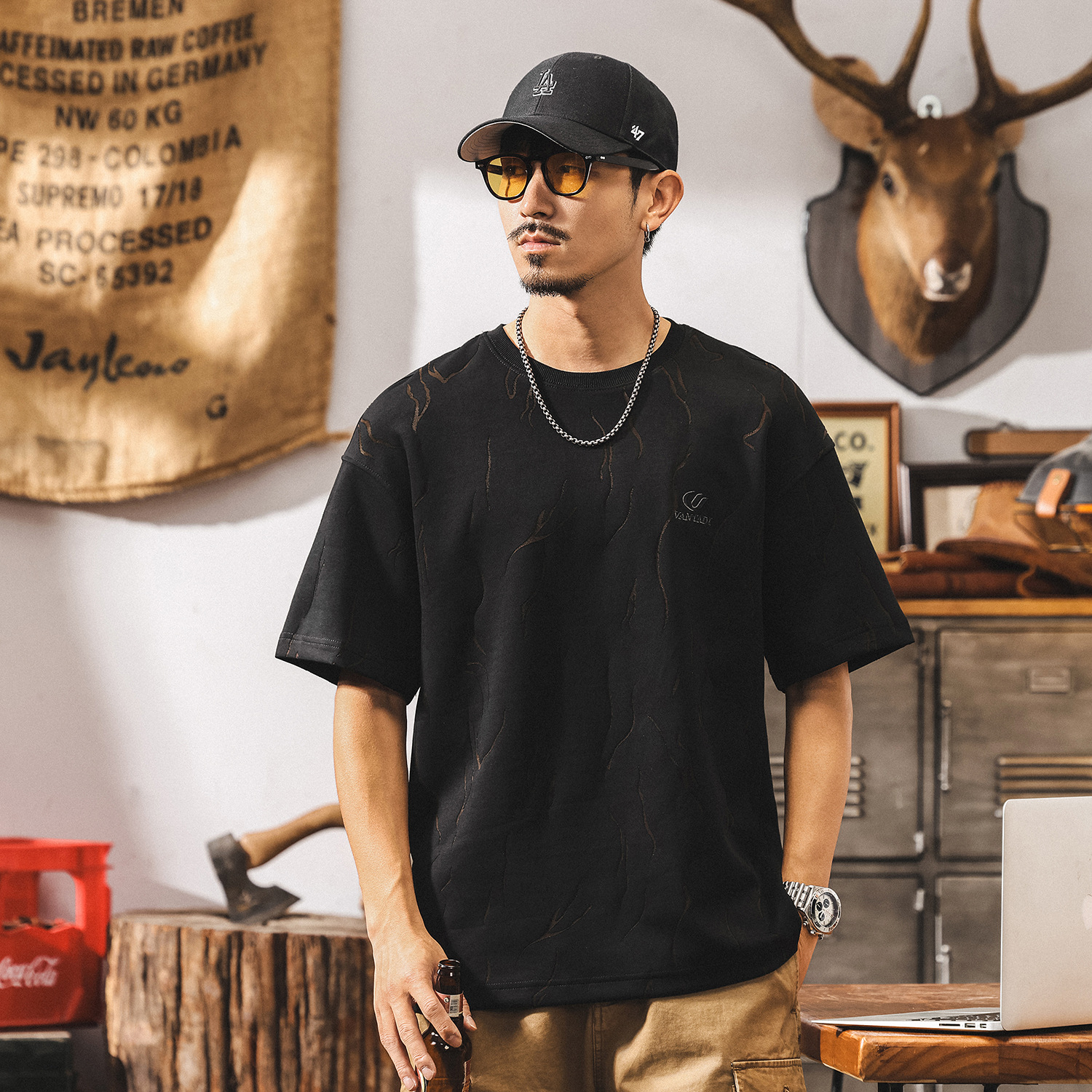 夏季新款激光燒花潮流T恤男士短袖潮牌體恤男裝寬鬆大碼休閒上衣T