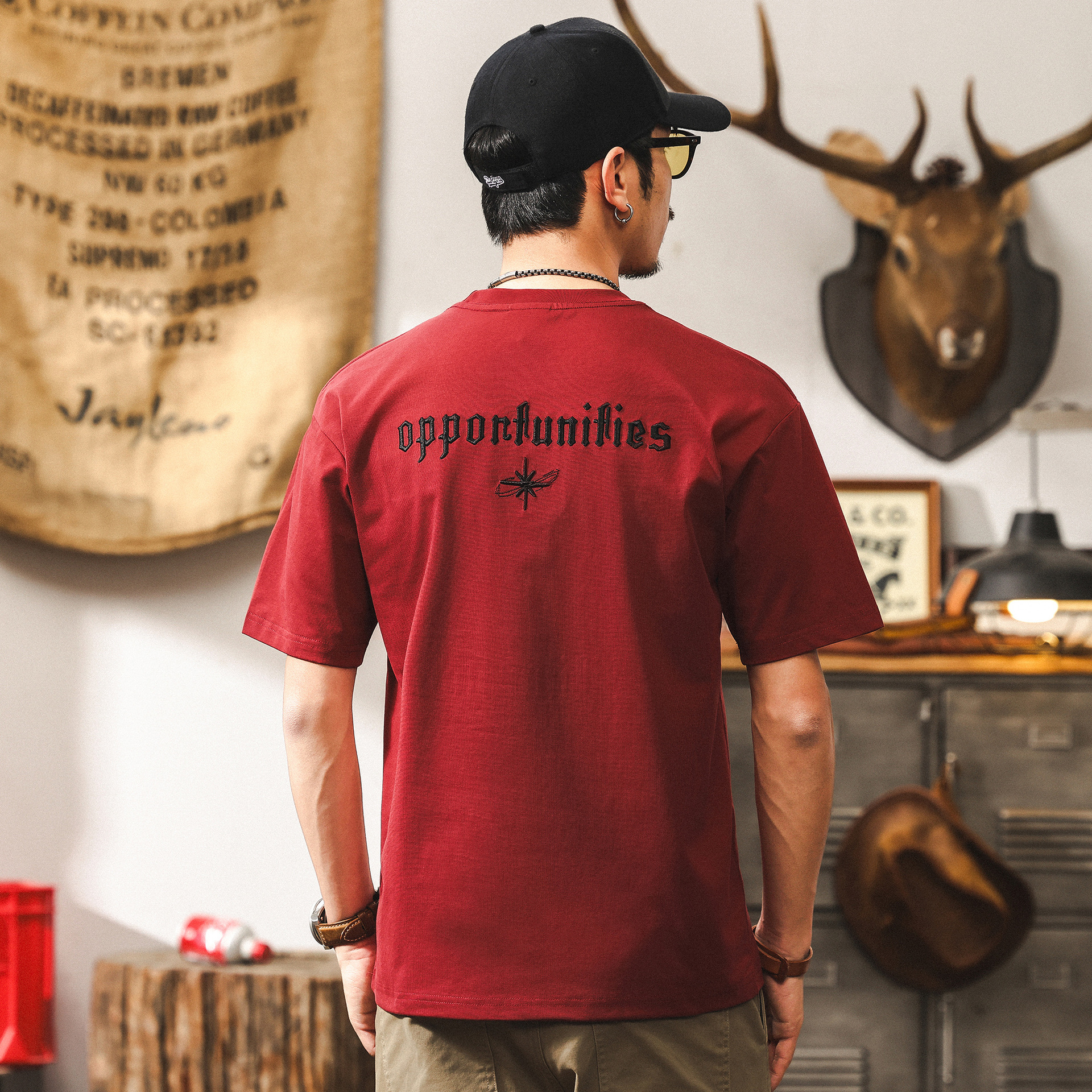 【涼感科技】美式復古簡約刺繡短袖男夏季T恤潮牌寬鬆酒紅色上衣