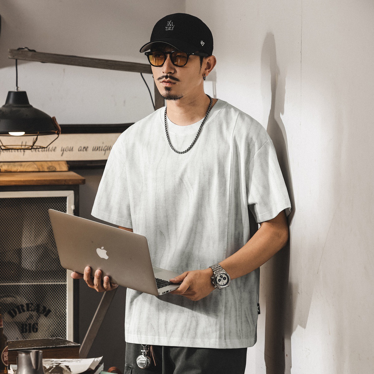 美式復古潮牌男士短袖t恤夏季2025新款簡約百搭紫色多巴胺上衣潮T