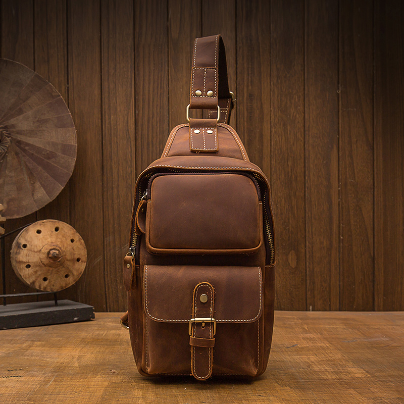 手工瘋馬皮男士胸包潮牌頭層牛皮單肩斜挎包真皮復古休閒戶外男包