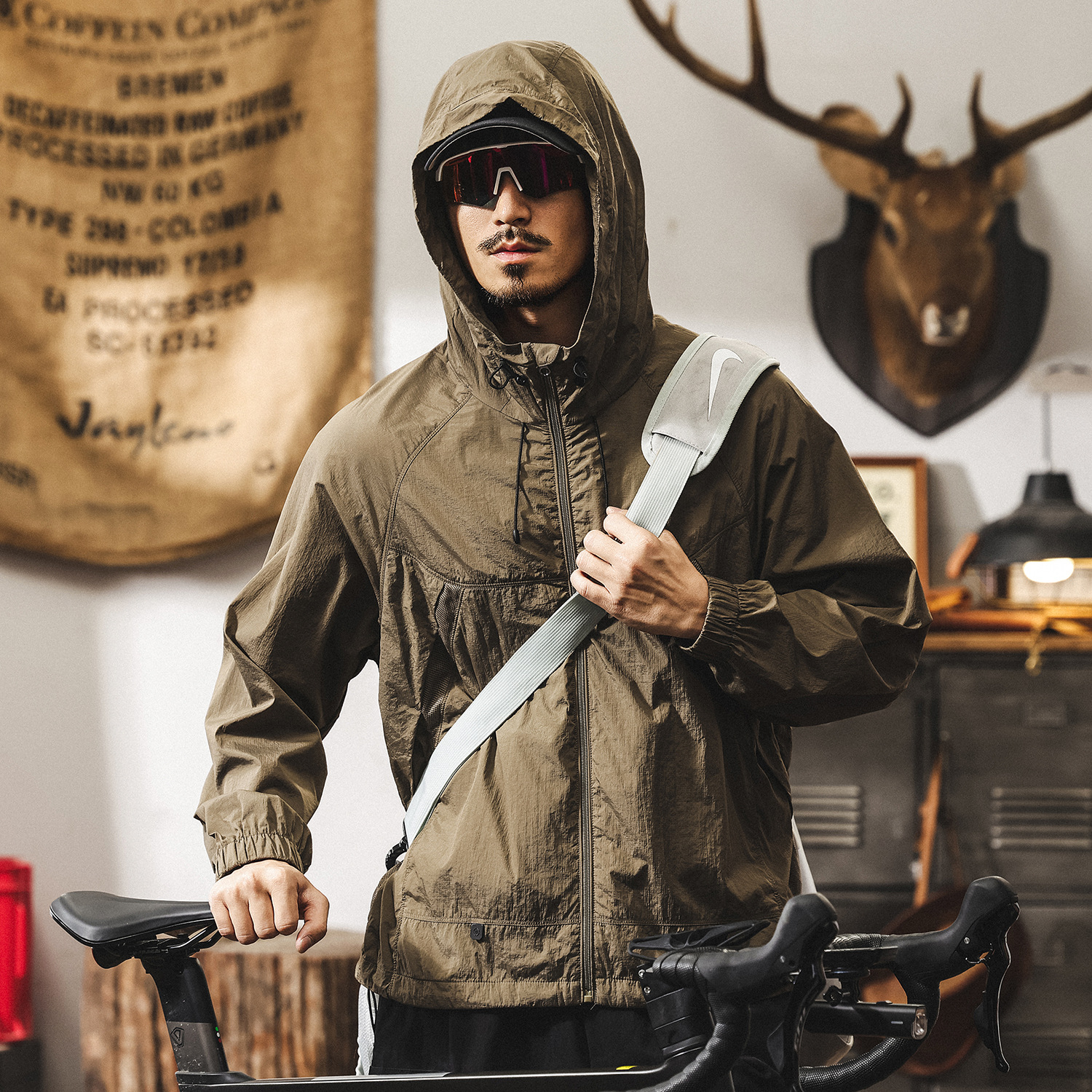 冰絲涼感UPF50+防曬衣男2025新款戶外防曬服寬鬆連帽男生薄款外套