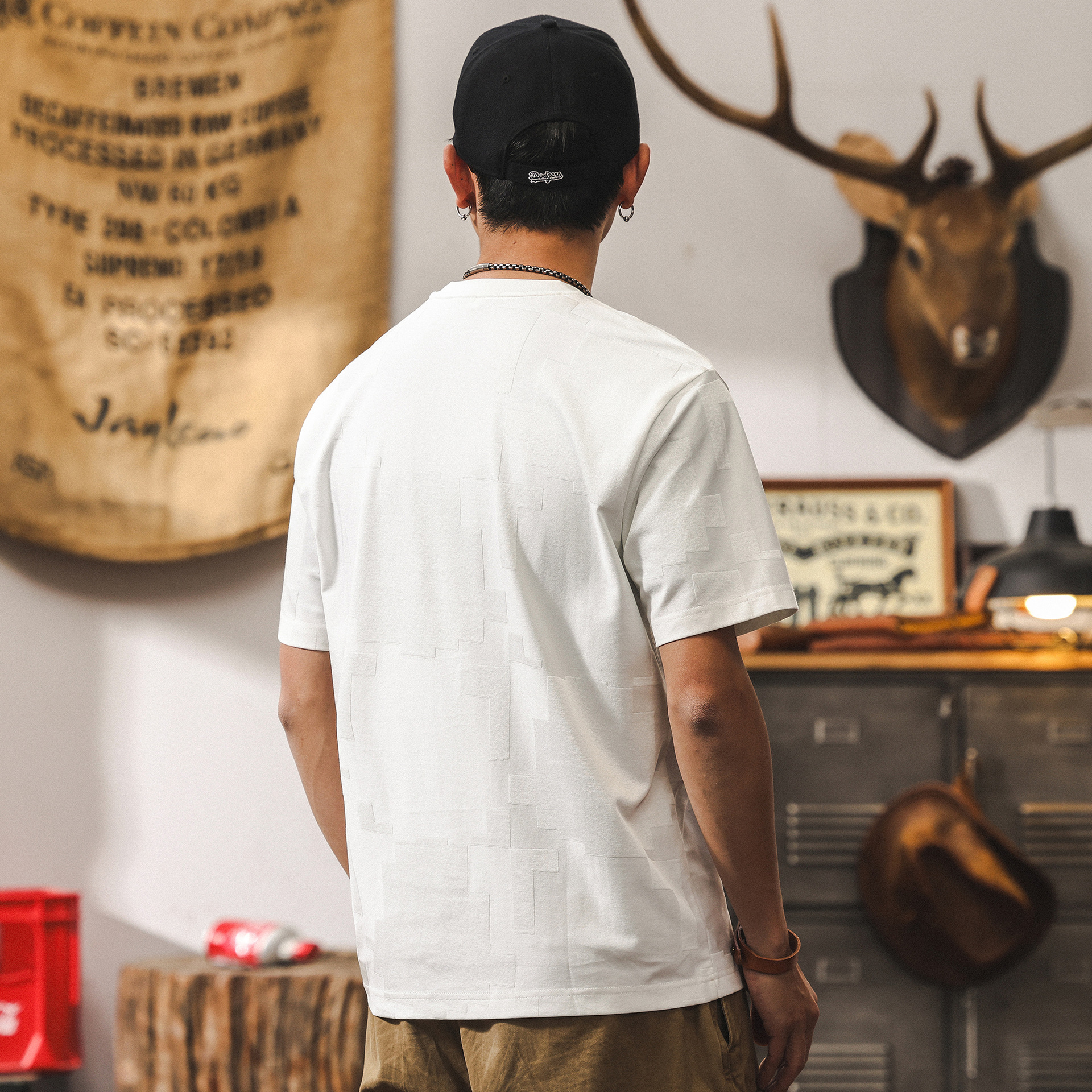 美式復古高級感提花白色T恤男夏季短袖2025新款寬鬆潮流男士上衣T