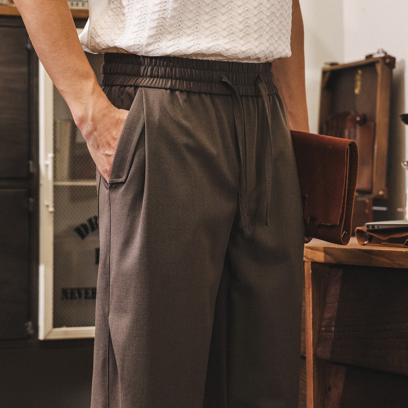 萊賽爾柔墜感休閒褲子男款2026春季新款通勤老錢風寬鬆復古直筒褲