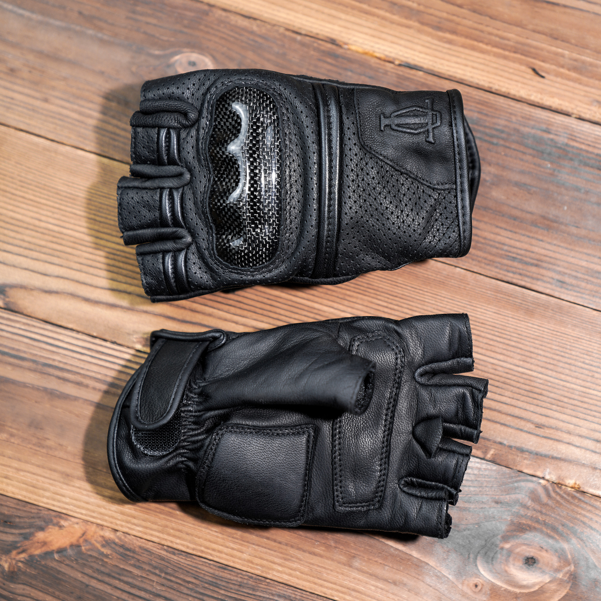 复古真皮摩托车骑行半指手套男碳纤维机车赛车露指触屏