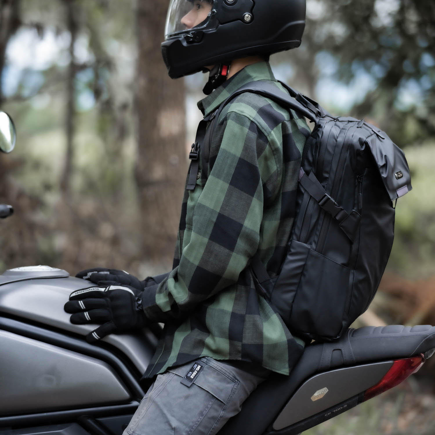 騎行背包摩托車頭盔包全盔雙肩包女摩旅騎士包防水旅行包男大容量