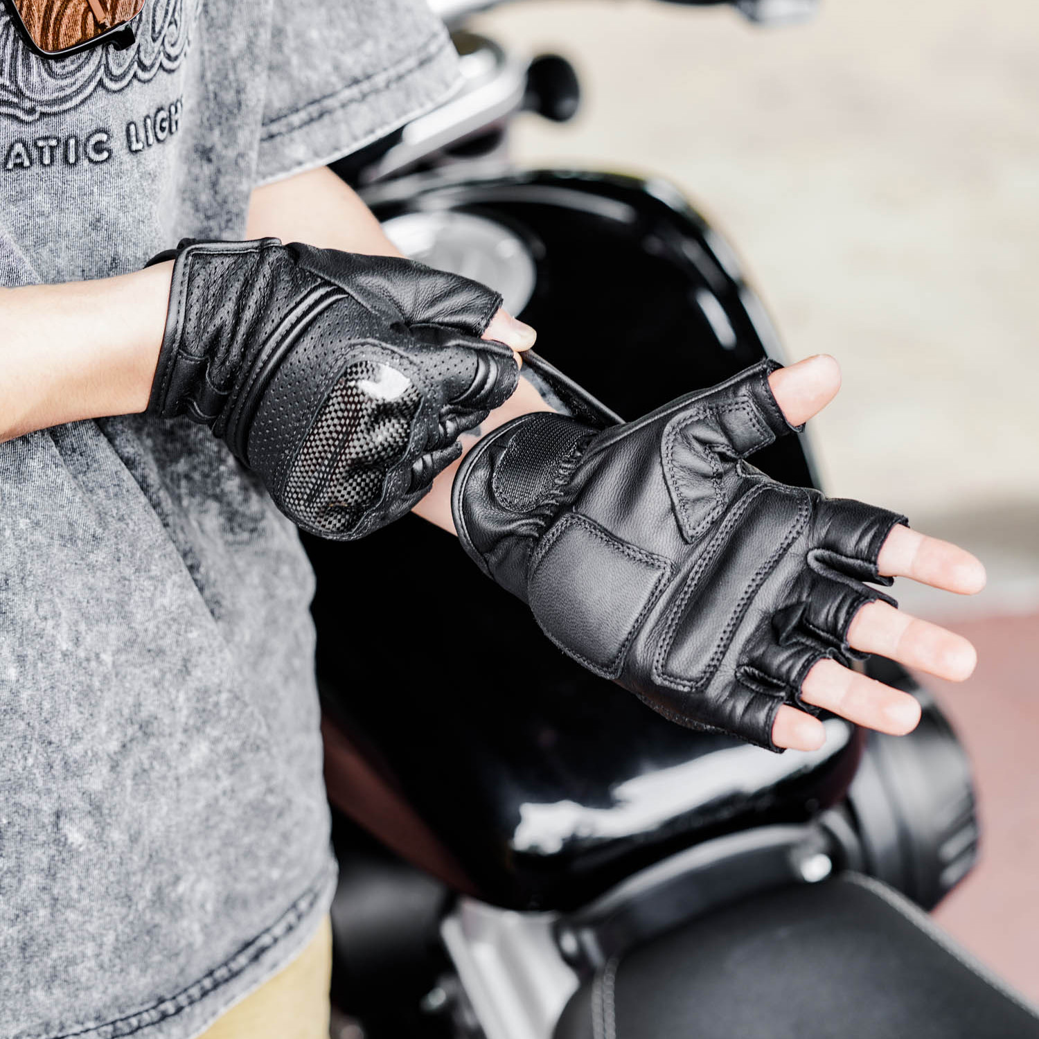 复古真皮摩托车骑行半指手套男碳纤维机车赛车露指触屏